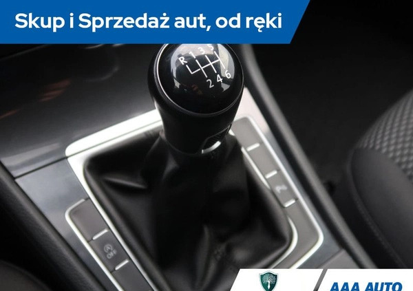 Volkswagen Golf cena 48000 przebieg: 99986, rok produkcji 2018 z Krapkowice małe 232